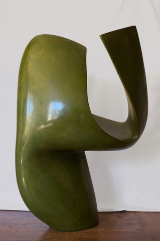 Lyre verte, faïence patinée à la gomme laque, 2016,  h: 54 L: 35 l: 30