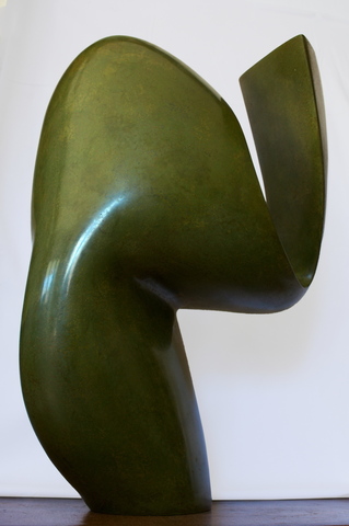 Lyre verte, faïence patinée à la gomme laque, 2016,  h: 54 L: 35 l: 30